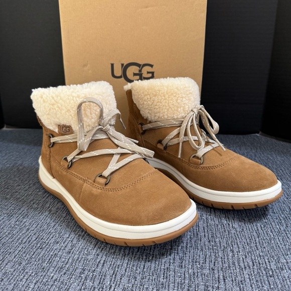 UGG Women’s Lakesider Heritage Lace Waterproof Booties. - Picture 4 of 16